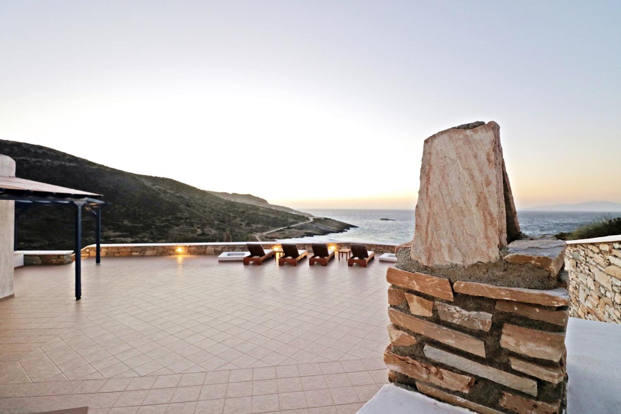 Unique Off Grid Seafront Villa Ios Zewnętrze zdjęcie